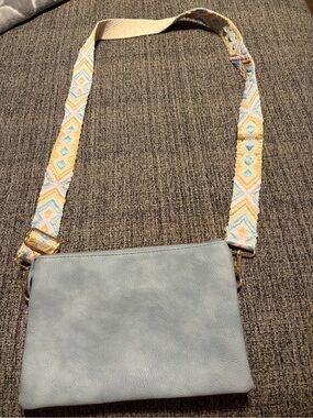 Jen and Co Light Blue Crossbody Bag with Patterned Strap